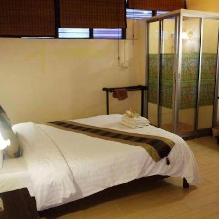 Hotel Oyo 1089 Baan Boran Bangkok Zewnętrze zdjęcie