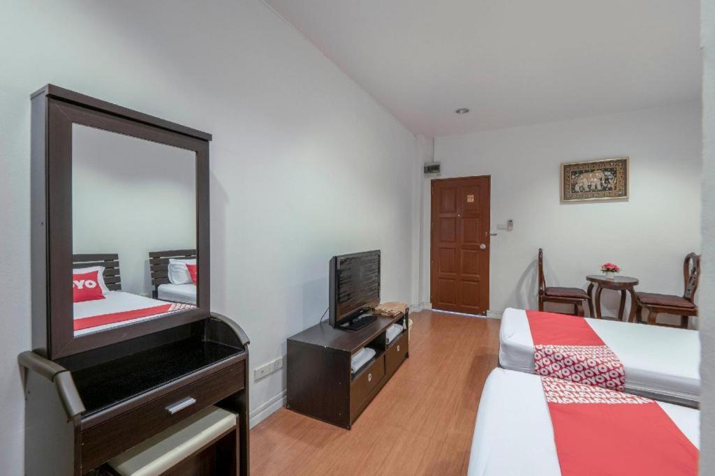 Hotel Oyo 1089 Baan Boran Bangkok Zewnętrze zdjęcie