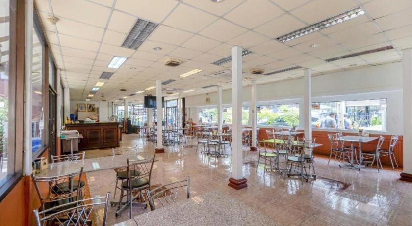 Hotel Oyo 1089 Baan Boran Bangkok Zewnętrze zdjęcie