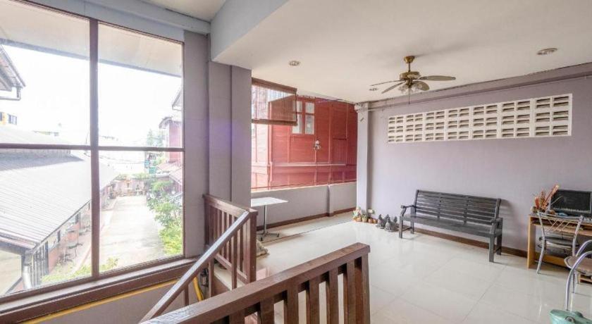 Hotel Oyo 1089 Baan Boran Bangkok Zewnętrze zdjęcie